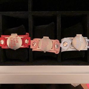 ⚡️LIVE LAUGH LOVE⚡️